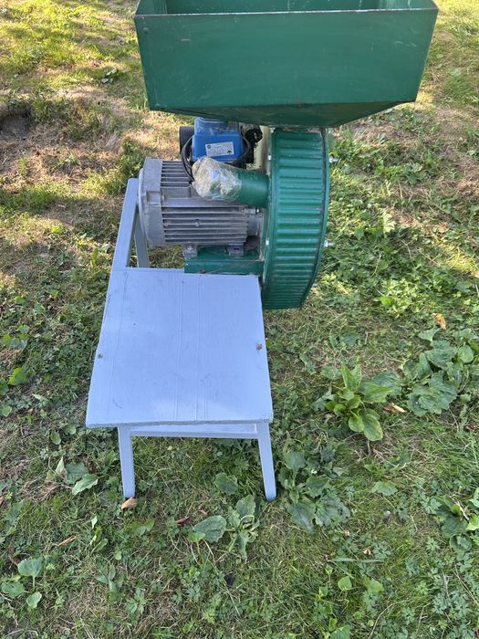 Зернодробарка,млинок(2,5 кВт, 320кг/год)