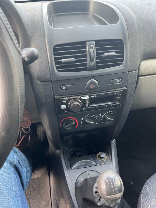 Clio 1.2 gasolina ano 2002