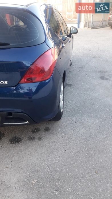 Автомобіль Пежо 308