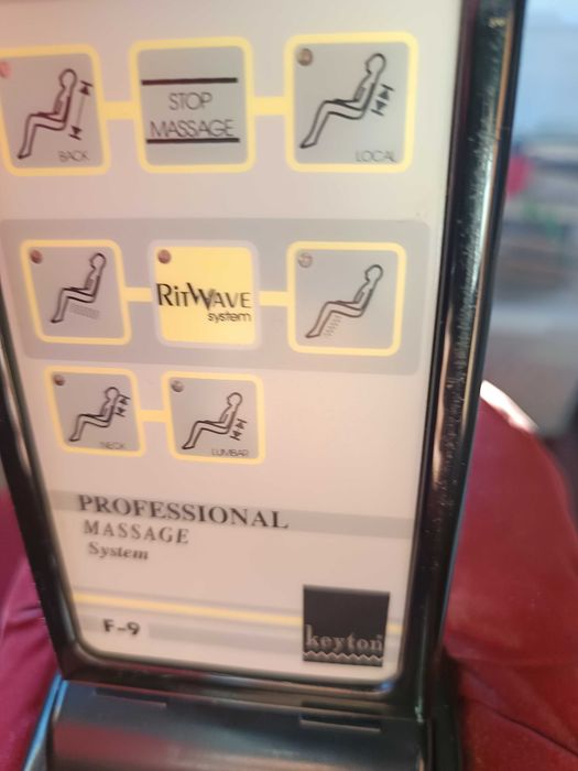 Calças treino rapaz; chuteiras e Poltrona massagem.