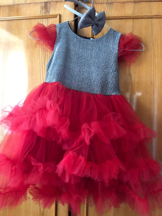 Продам святкові новорічні карнавальні красиві сукні на 3-5 рочків