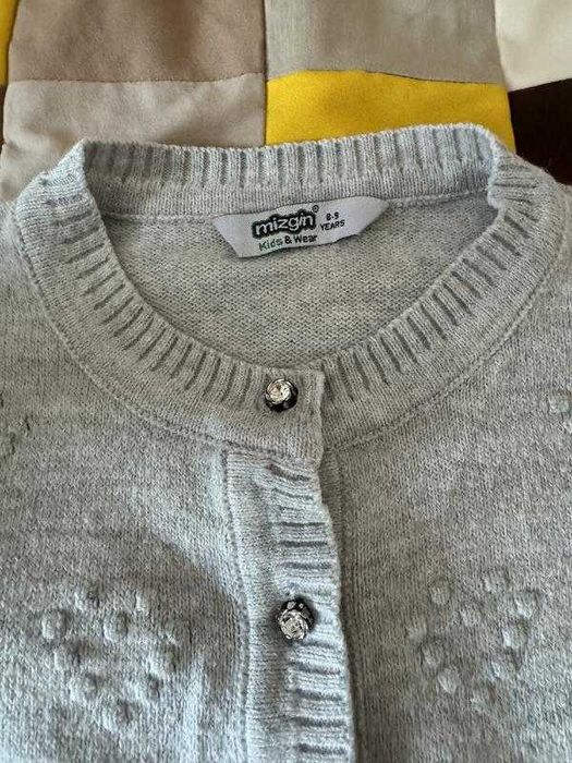 Кофта на ґудзиках  на дівчинку 8-9 років.  Кофта в школу