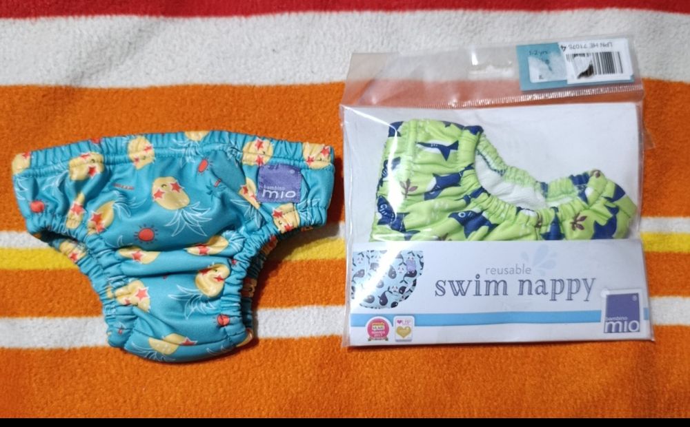 Трусики - плавки, подгузник для плавания.