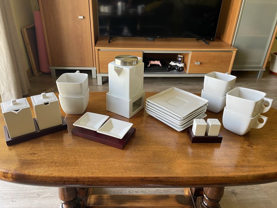 Jogo de Chá e Café Minimalista Quadrado - Porcelana Branca (18 Peças)