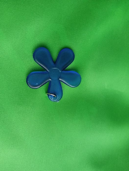 Niebieska zawieszka 'kwiat' do łańcuszka