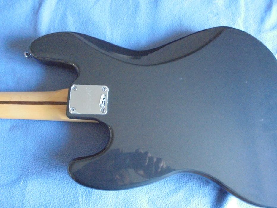 Squier jazz bass by fender gitara basowa