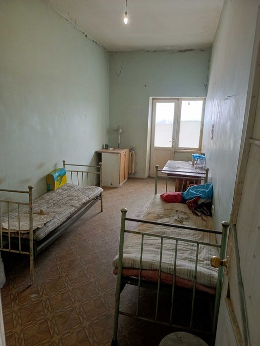 Продаю 5 комнатную квартиру в центре пгт Таирово.