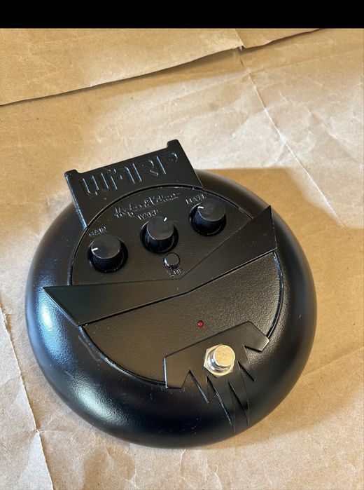 ,Danelectro Fuzz,  CryBaby USA,Zoom 8080, Digitech Crossroads