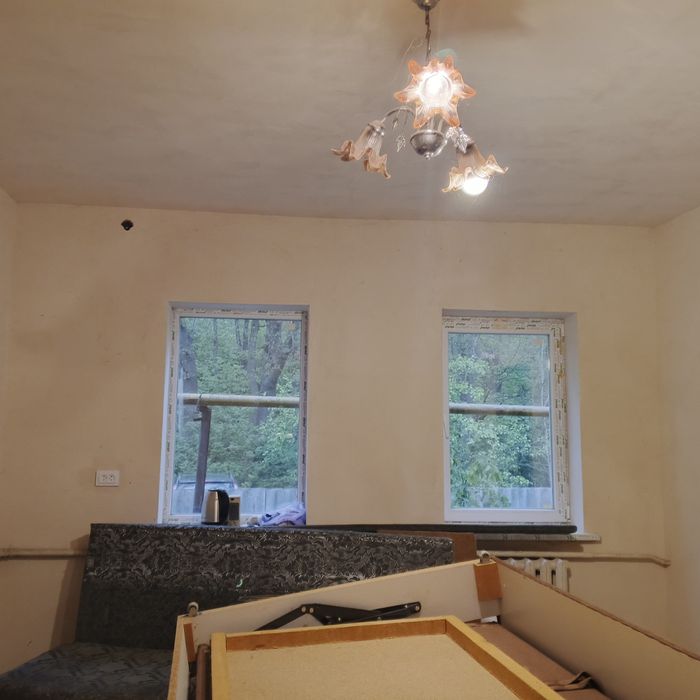 Продаю кирпичный  дом в живописном месте г.Мерефа