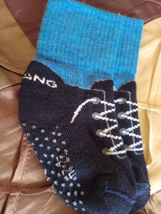 Meias polares para bebé novas