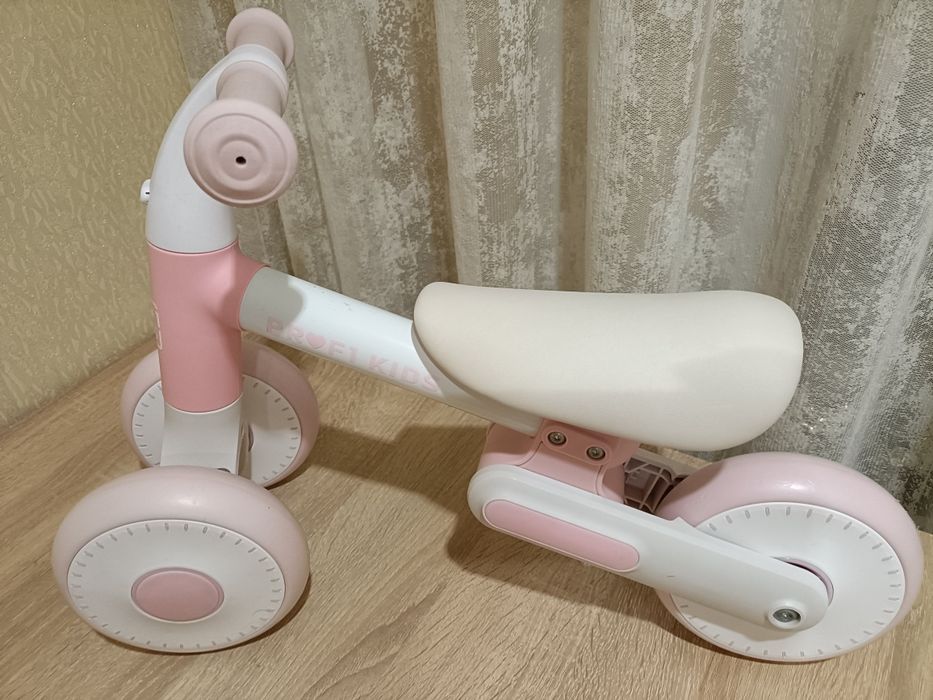 Продам дитячий біговел