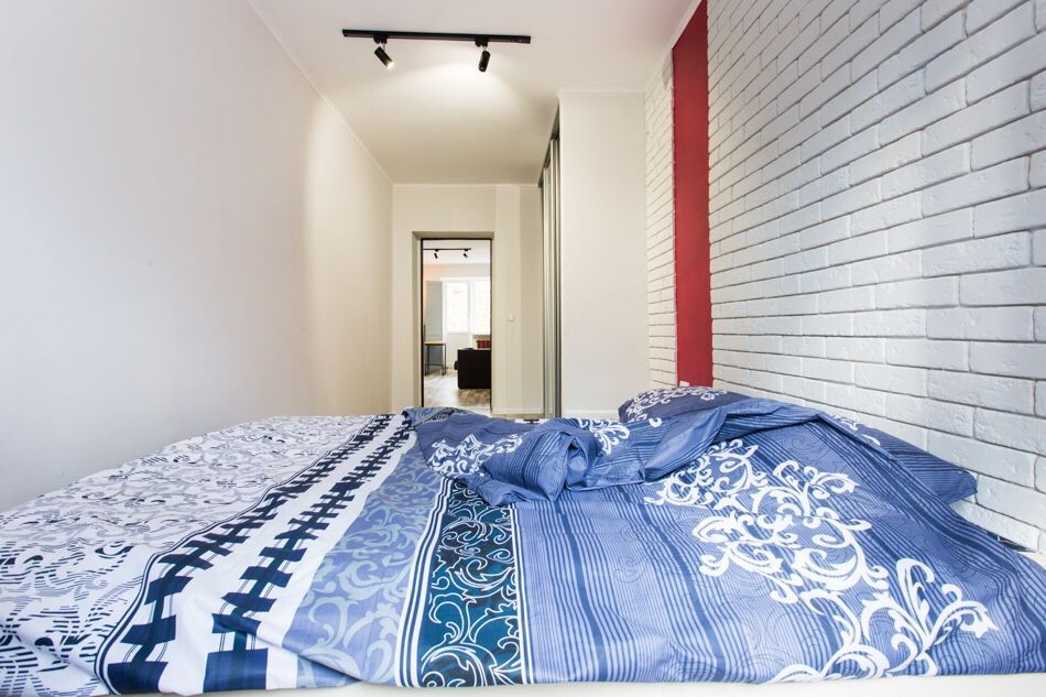 Посуточно / почасово возле Саржиного Яра 2-к квартиру ул.Есенина 12