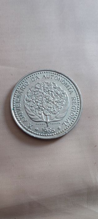 Lote 4 Moedas Escudos Portugal (250$00 / 200$00 / 100$00)