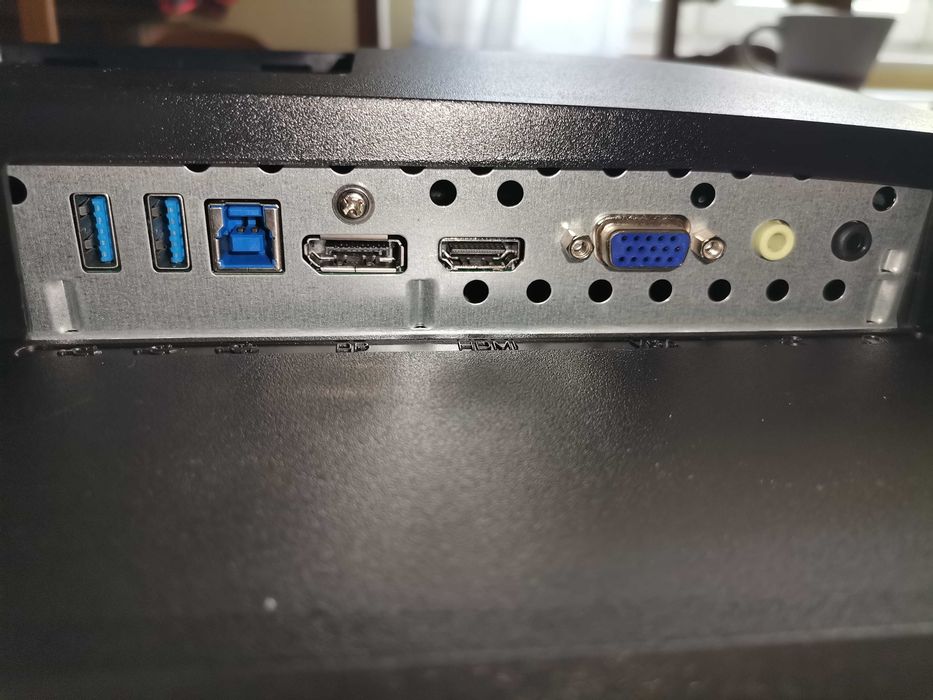 monitor 27" fujitsu model B27-8TS Pro