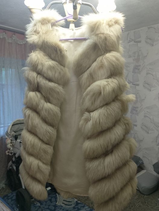 Продам шубу в бежевого відтінку