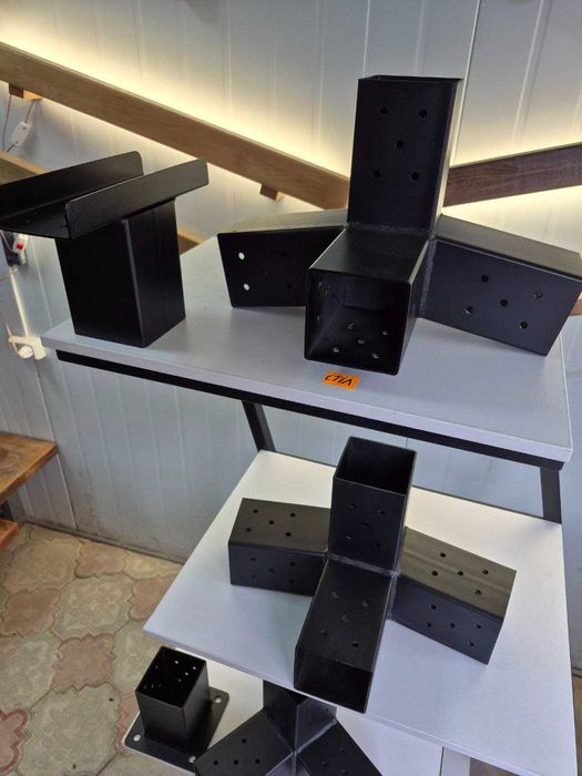 Гойдалка на дерев'яному каркасі