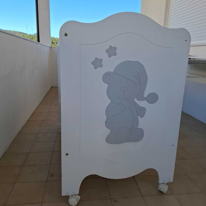 Cama de bebe em muito bom estado