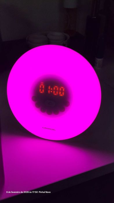Radio despertador Grundig Led
