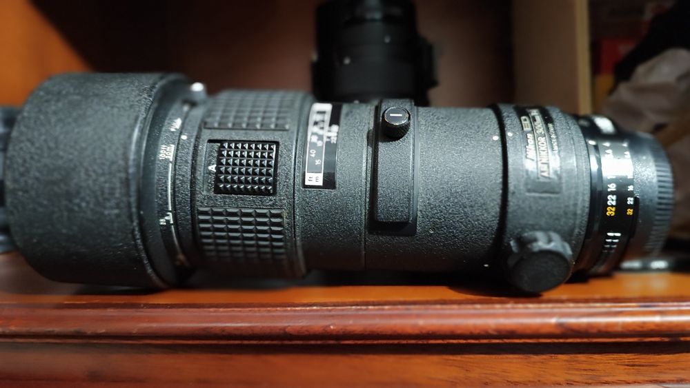 Nikon Afd 300 f4