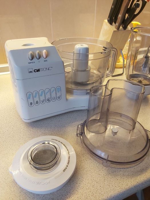 Кухоный комбайн Clateonic KM 2132