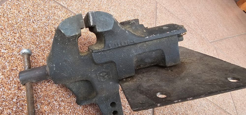Stare imadło aluminiowe sygnowane