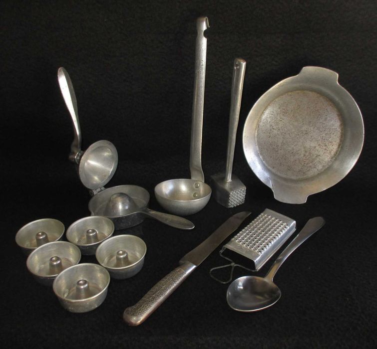 Conjunto de Utensílios de Cozinha em Alumínio Peças Vintage