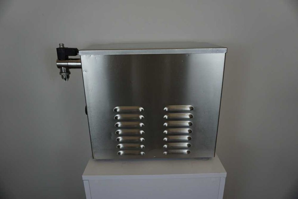 Automat Maszyna Ubijaczka Śmietaniara bita śmietana Mussana Boy 4L 33%