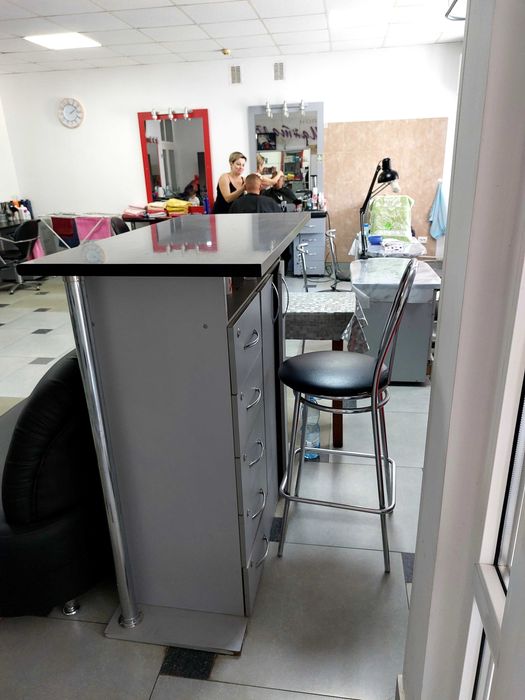 Продається обладнання для перукарні