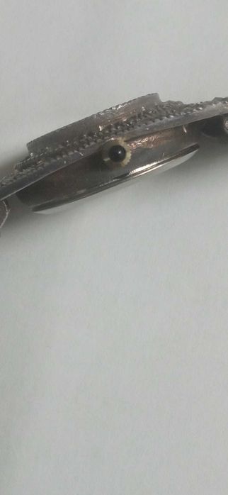 Relógio de Senhora em prata 925 e pedras encrustadas.