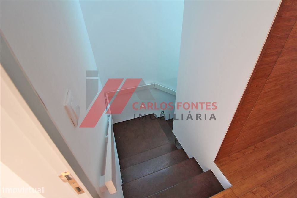 Excelente moradia com piscina para arrendamento!!