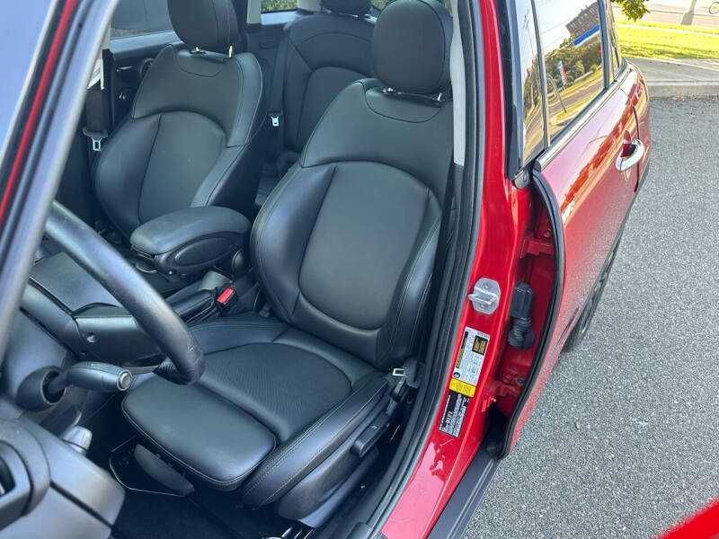 2017 MINI Cooper 4 Door