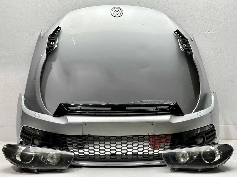 Frente Completa - Volkswagen Scirocco (2010)