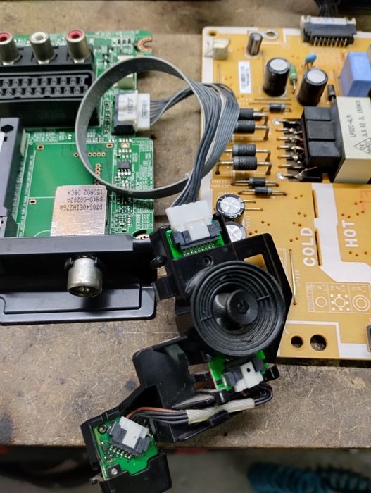 TV Samsung UE40j5100aw peças