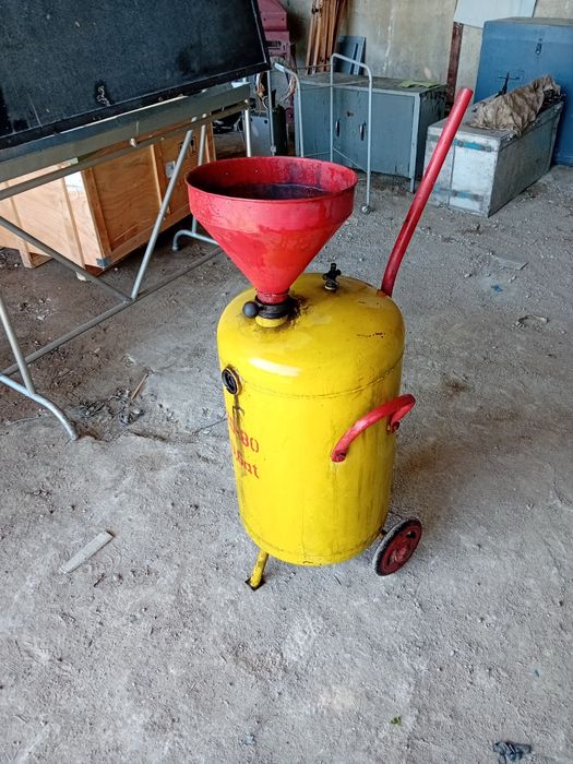 Zbiornik na olej do warsztatu