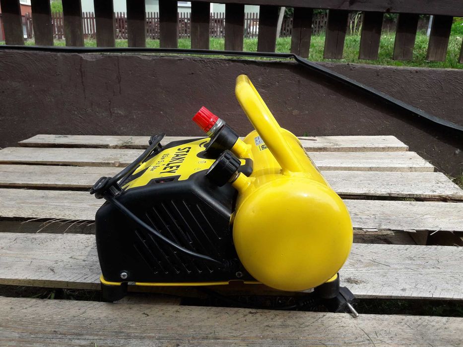 Powystawowy Kompresor Bezolejowy Stanley DN55/8/5 5 Litr 8 bar