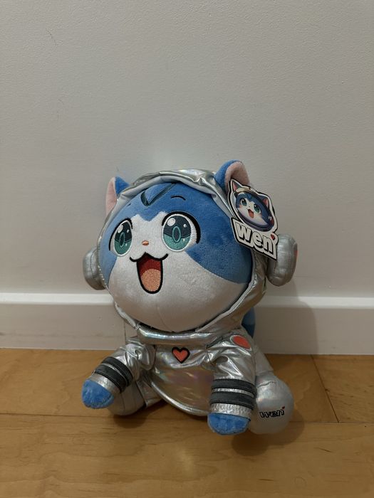 Peluche Wen — Gato Astronauta | Anime/Kawaii | 30x25cm | Lisboa/Faro
