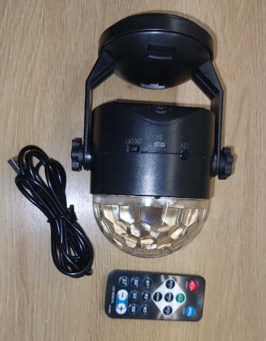 Kolorowe Światła na Imprezę: LED Disco Ball Light