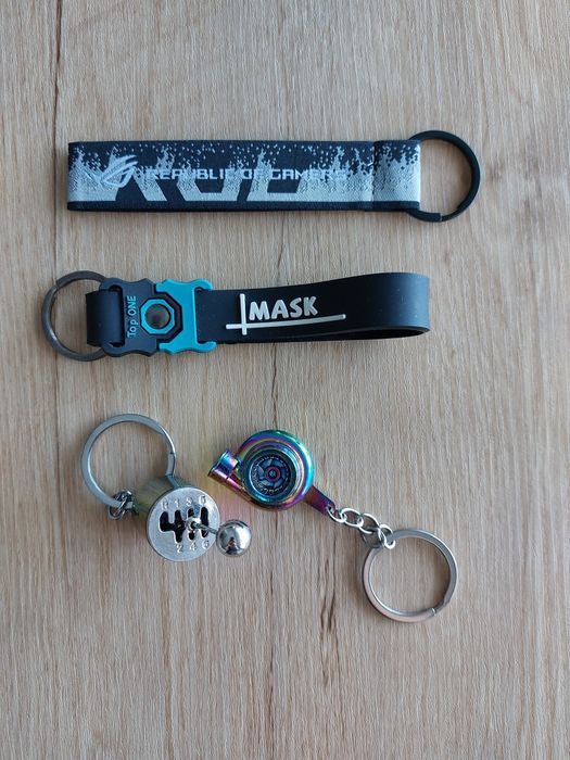 4 Porta-Chaves , novos, preço do conjunto