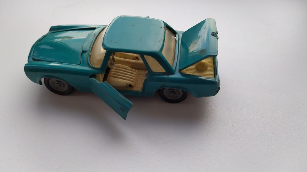 Модель машинки Mercedes