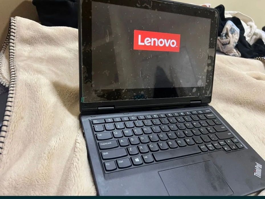 Notebook LENOVO pouco tempo de uso