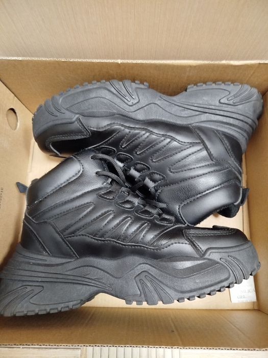 Кроссовки женские на флисе