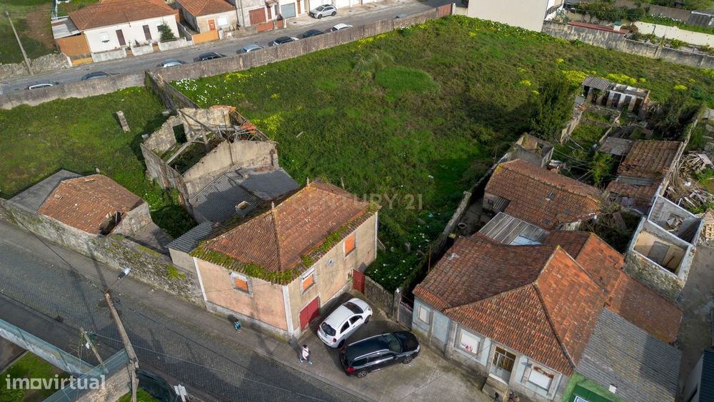 Moradia para Recuperar, em São Mamede de Infesta, a 2 min da Via Norte