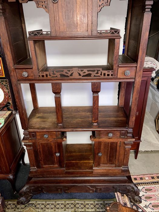 Grandioso aparador, armário, cabine chinesa oriental antiga