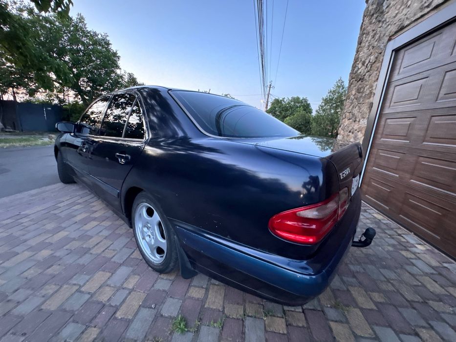 Mercedes W210 E-Class Restyling  2001 год 2л Газ-бензин Автомат