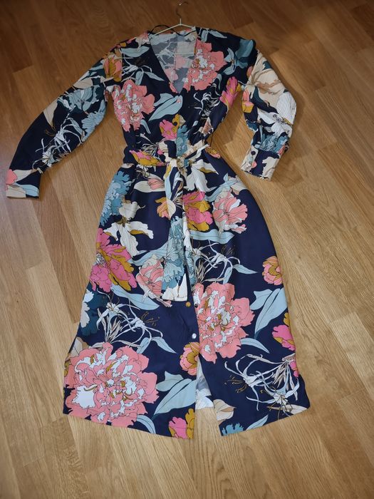 Sukienka 38, kolorowa elegancka