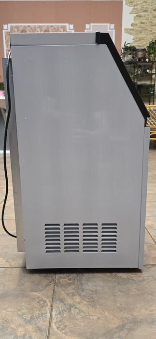 Льодогенератор Vevor SKF-B30F-D-43R з можливістю підключення води з бутля або водогону