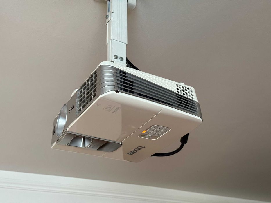 Projektor BenQ W1070 DLP