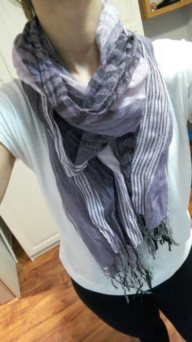 Szalik sprzedam damski