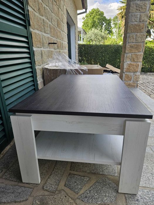 Mesa de centro em bom estado