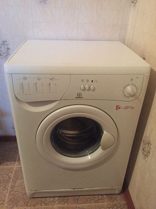 Продам Indesit w81